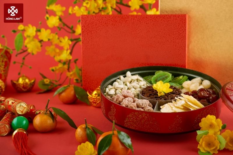 khám phá khay mứt Tết cổ truyền