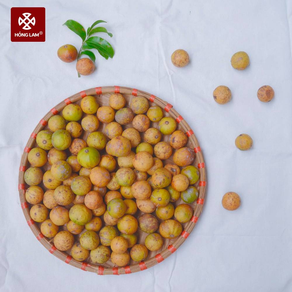 Chuẩn bị nguyên liệu làm sấu chín dầm đường ớt