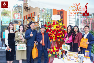 Rộn Ràng Sự Kiện Ra Mắt Bộ Sưu Tập Quà Tết “Sắc Hoa Hà Nội Phố” Mừng Xuân Ất Tỵ 2025